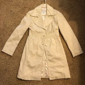 Beautiful off-white peacoat